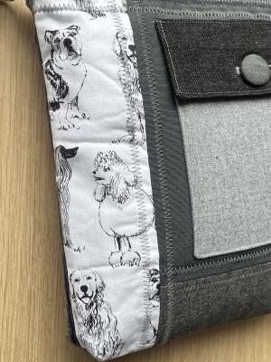 "Flickenwerk II mit Tasche" (grau-schwarz-weiß)  - HUNDEMOTIV